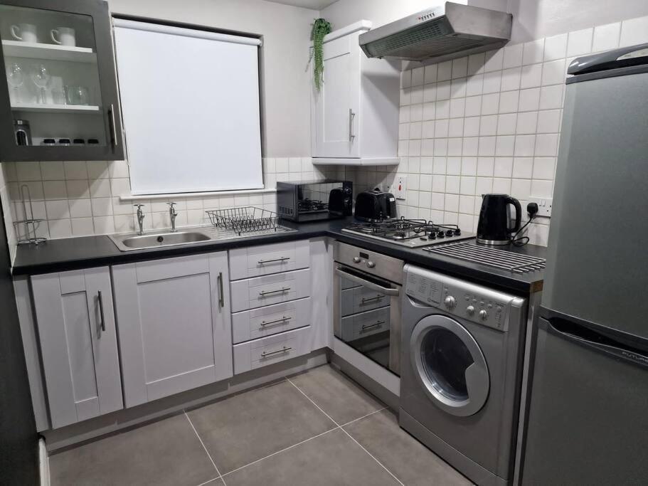 Contemporary City Centre Flat เบลฟาสต์ ภายนอก รูปภาพ